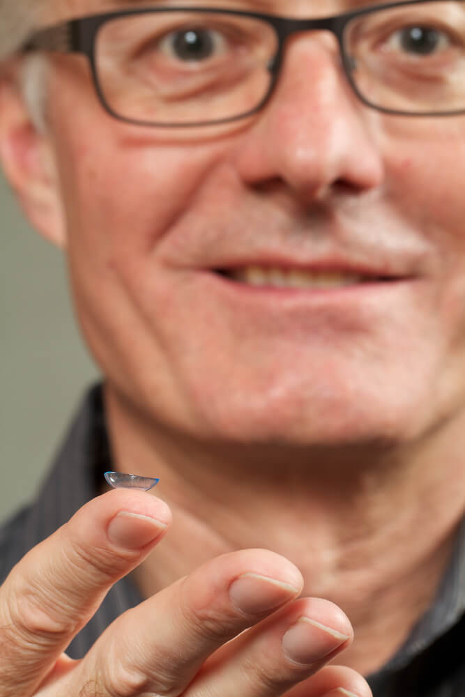 מתי_לשים_עדשות_מגע_מולטיפוקל